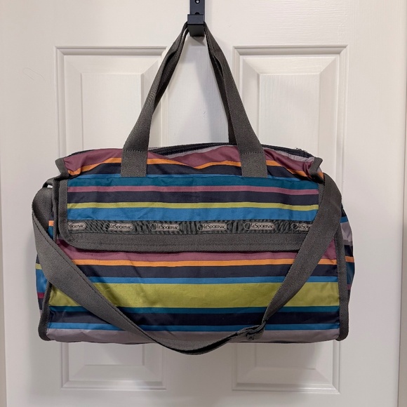 LeSportsac Medium Duffel/Weekender Tote - Picture 1 of 7